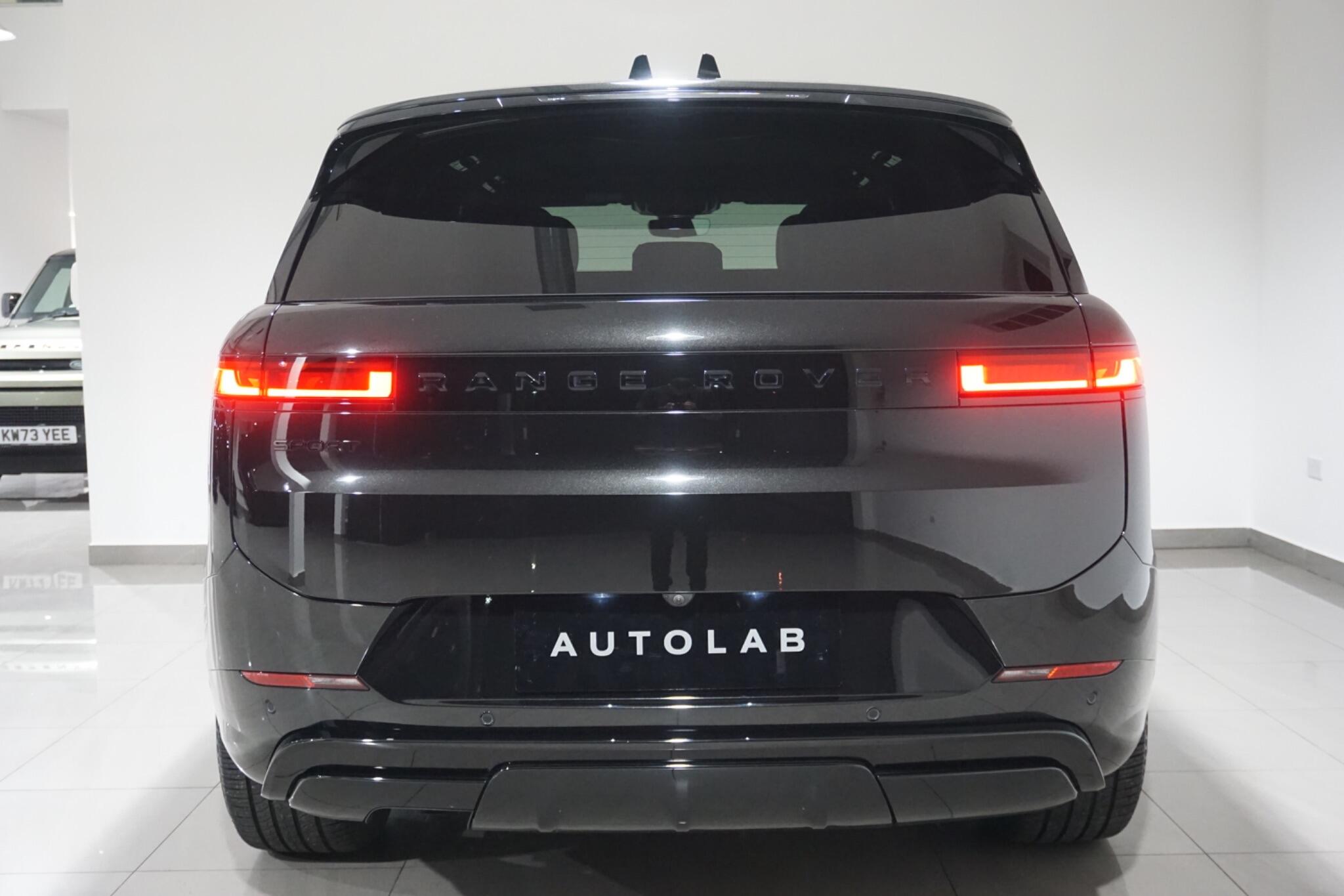 Land Rover Range Rover Sport 3.0 D300 MHEV Dynamic SE Auto 4WD Euro 6 (s/s) 5dr